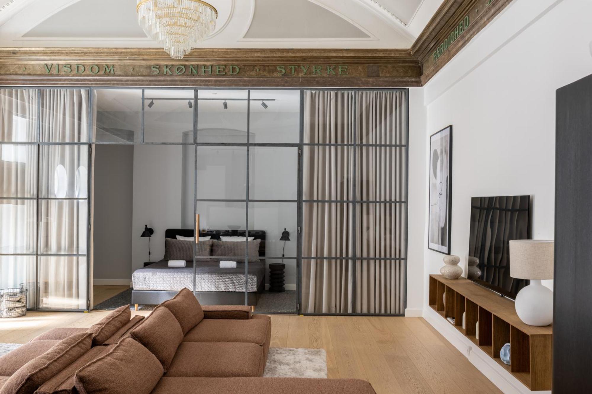 Unique 3 Bedroom In Vibrant Frederiksberg Apartamento