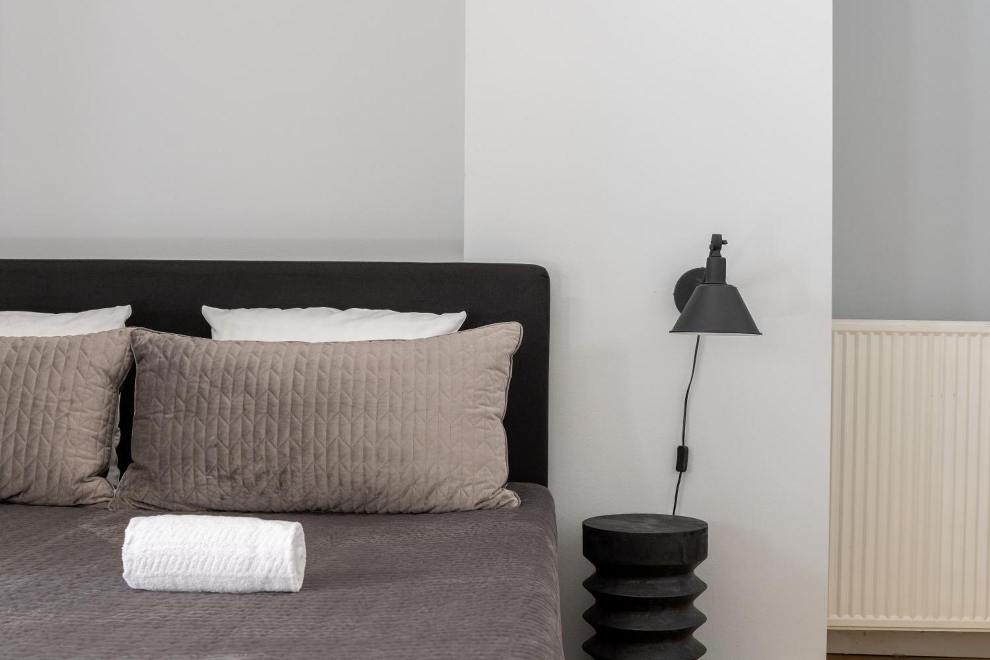 Unique 3 Bedroom In Vibrant Frederiksberg Apartamento