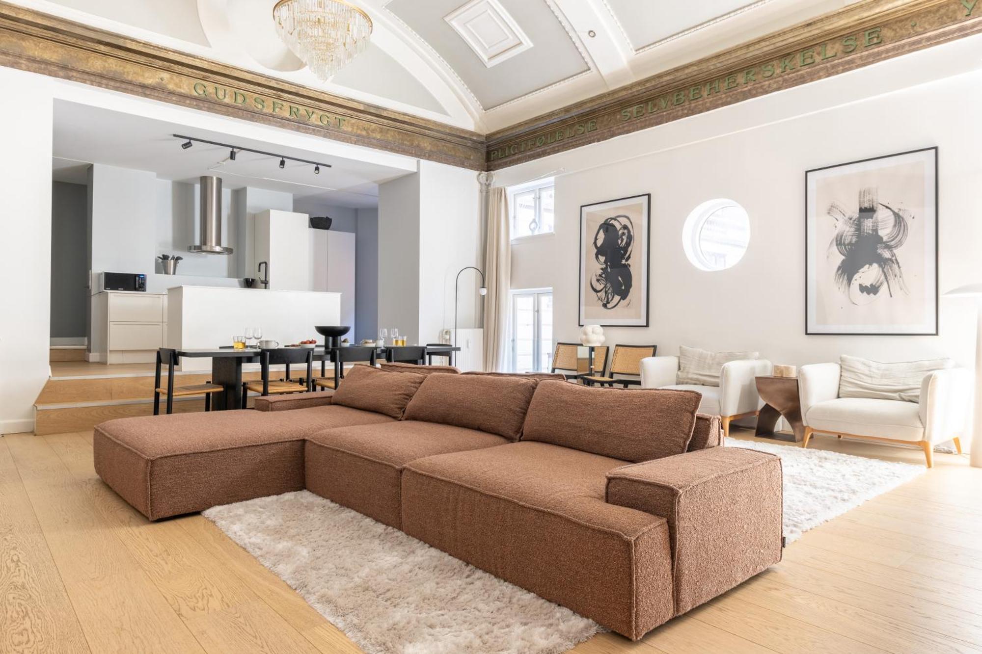 Unique 3 Bedroom In Vibrant Frederiksberg Apartamento